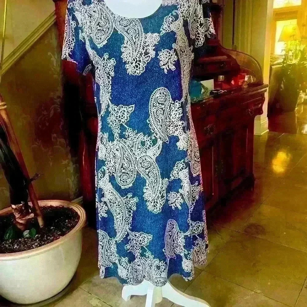 Vasna ladies Midi dress size M Blue Paisley Pullover Casual Stretch TRAVEL - Picture 6 of 15